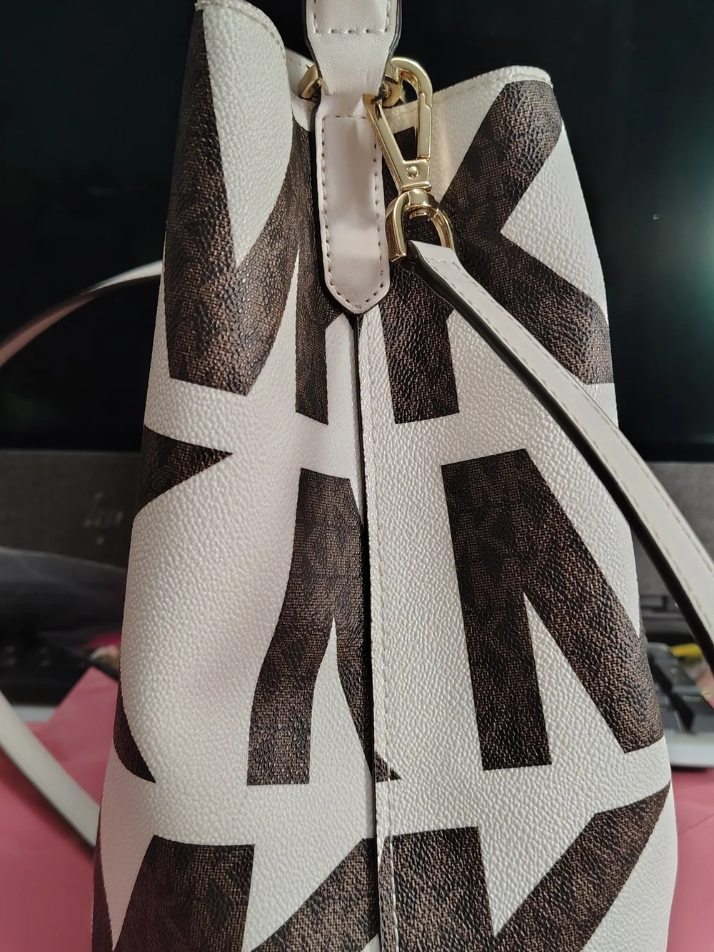 Michael Kors White & Brown Logo Drawstring Bucket Bag